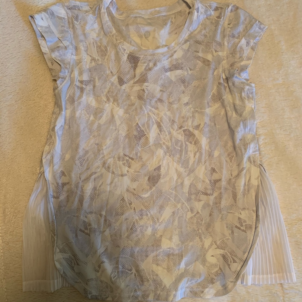 Lululemon top!